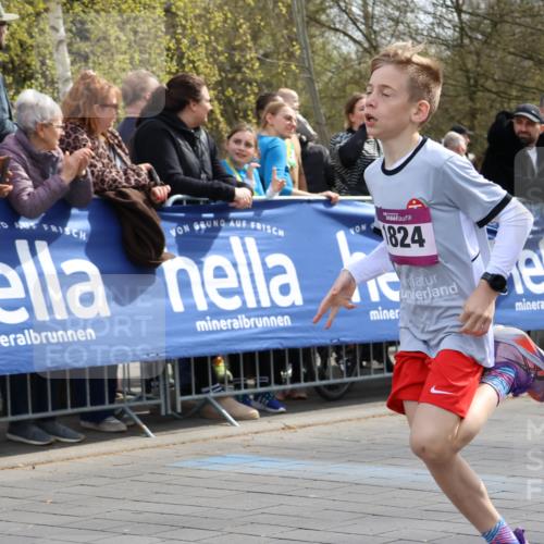 12.04.2026 - 45. Internationalen Wilhelmsburger Insellauf Strokosch-Dieckow http://msf.ph/oto/9493331 12.04.2026 14:48:23 Ziel 1835, 1824 meine-sportfotos.de