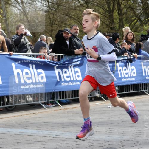 12.04.2026 - 45. Internationalen Wilhelmsburger Insellauf Strokosch-Dieckow http://msf.ph/oto/9493334 12.04.2026 14:48:22 Ziel 1835, 1824 meine-sportfotos.de