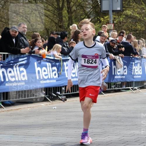 12.04.2026 - 45. Internationalen Wilhelmsburger Insellauf Strokosch-Dieckow http://msf.ph/oto/9493337 12.04.2026 14:48:22 Ziel 1835, 1824 meine-sportfotos.de