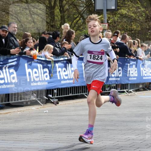 12.04.2026 - 45. Internationalen Wilhelmsburger Insellauf Strokosch-Dieckow http://msf.ph/oto/9493338 12.04.2026 14:48:22 Ziel 1835, 1824 meine-sportfotos.de