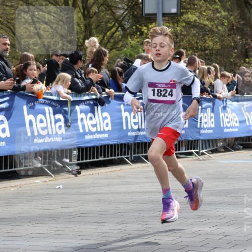 12.04.2026 - 45. Internationalen Wilhelmsburger Insellauf Strokosch-Dieckow http://msf.ph/oto/9493339 12.04.2026 14:48:22 Ziel 1835, 1824 meine-sportfotos.de