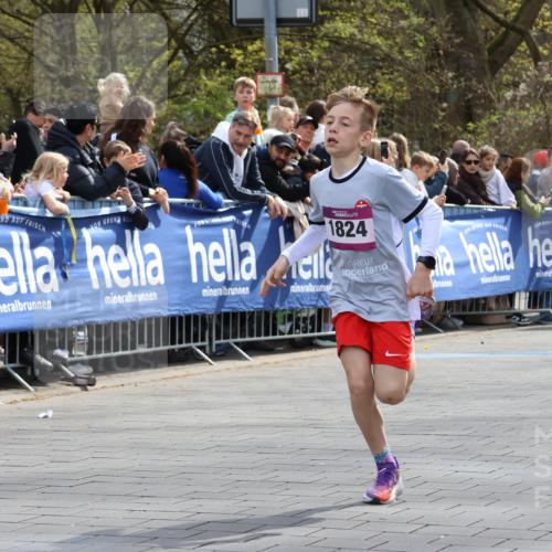 12.04.2026 - 45. Internationalen Wilhelmsburger Insellauf Strokosch-Dieckow http://msf.ph/oto/9493341 12.04.2026 14:48:22 Ziel 1835, 1824 meine-sportfotos.de