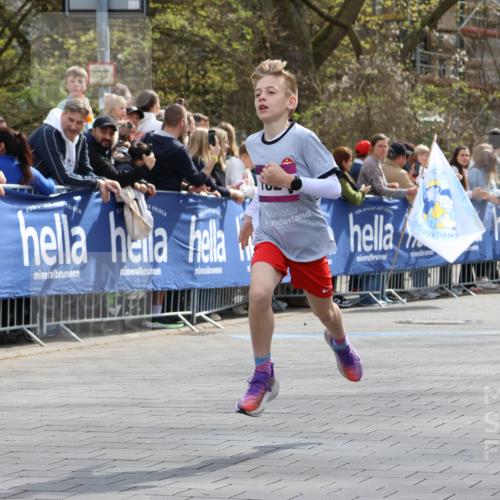 12.04.2026 - 45. Internationalen Wilhelmsburger Insellauf Strokosch-Dieckow http://msf.ph/oto/9493344 12.04.2026 14:48:22 Ziel 1835, 1824 meine-sportfotos.de