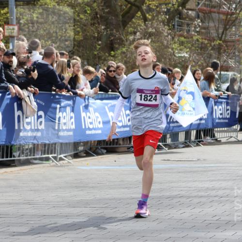 12.04.2026 - 45. Internationalen Wilhelmsburger Insellauf Strokosch-Dieckow http://msf.ph/oto/9493347 12.04.2026 14:48:21 Ziel 1835, 1824 meine-sportfotos.de