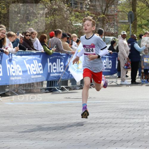 12.04.2026 - 45. Internationalen Wilhelmsburger Insellauf Strokosch-Dieckow http://msf.ph/oto/9493353 12.04.2026 14:48:21 Ziel 1835, 1824 meine-sportfotos.de