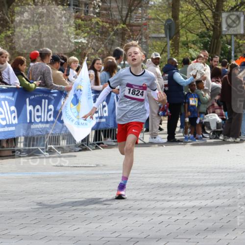 12.04.2026 - 45. Internationalen Wilhelmsburger Insellauf Strokosch-Dieckow http://msf.ph/oto/9493357 12.04.2026 14:48:21 Ziel 1835, 1824 meine-sportfotos.de