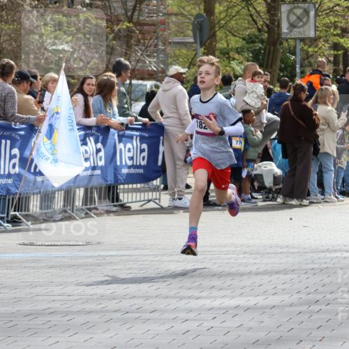 12.04.2026 - 45. Internationalen Wilhelmsburger Insellauf Strokosch-Dieckow http://msf.ph/oto/9493361 12.04.2026 14:48:20 Ziel 1835, 1824 meine-sportfotos.de