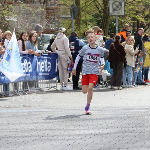 12.04.2026 - 45. Internationalen Wilhelmsburger Insellauf Strokosch-Dieckow http://msf.ph/oto/9493364 12.04.2026 14:48:20 Ziel 1835, 1824 meine-sportfotos.de