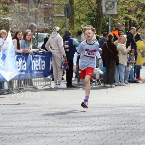 12.04.2026 - 45. Internationalen Wilhelmsburger Insellauf Strokosch-Dieckow http://msf.ph/oto/9493365 12.04.2026 14:48:20 Ziel 1835, 1824 meine-sportfotos.de