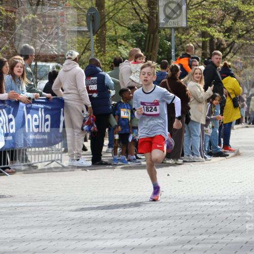 12.04.2026 - 45. Internationalen Wilhelmsburger Insellauf Strokosch-Dieckow http://msf.ph/oto/9493368 12.04.2026 14:48:20 Ziel 1835, 1824 meine-sportfotos.de