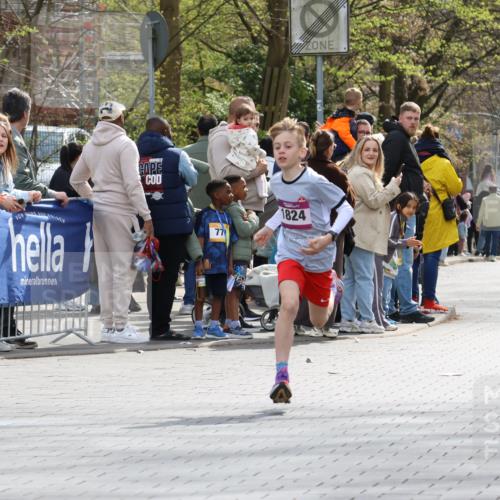 12.04.2026 - 45. Internationalen Wilhelmsburger Insellauf Strokosch-Dieckow http://msf.ph/oto/9493370 12.04.2026 14:48:20 Ziel 1835, 1824 meine-sportfotos.de