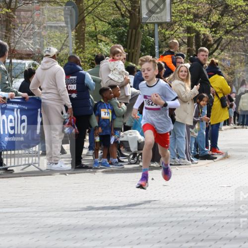 12.04.2026 - 45. Internationalen Wilhelmsburger Insellauf Strokosch-Dieckow http://msf.ph/oto/9493371 12.04.2026 14:48:20 Ziel 1835, 1824 meine-sportfotos.de