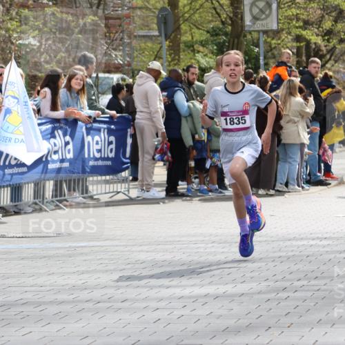 12.04.2026 - 45. Internationalen Wilhelmsburger Insellauf Strokosch-Dieckow http://msf.ph/oto/9493377 12.04.2026 14:48:18 Ziel 1835, 1824 meine-sportfotos.de