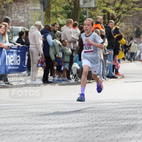 12.04.2026 - 45. Internationalen Wilhelmsburger Insellauf Strokosch-Dieckow http://msf.ph/oto/9493381 12.04.2026 14:48:17 Ziel 1835, 1824 meine-sportfotos.de