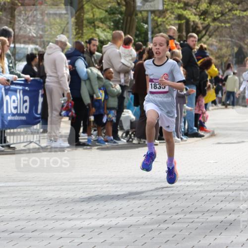 12.04.2026 - 45. Internationalen Wilhelmsburger Insellauf Strokosch-Dieckow http://msf.ph/oto/9493382 12.04.2026 14:48:17 Ziel 1835, 1824 meine-sportfotos.de