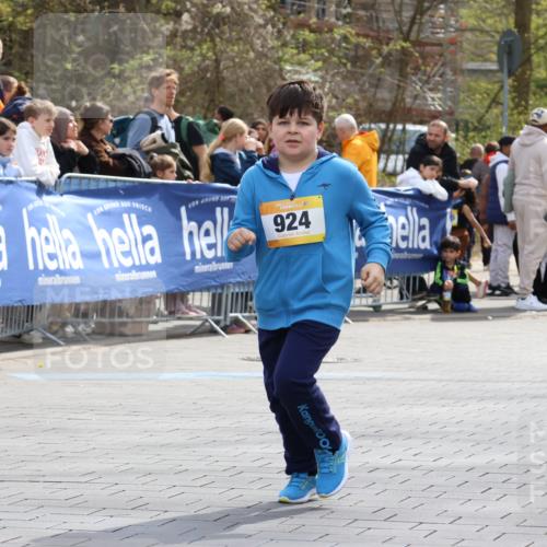 12.04.2026 - 45. Internationalen Wilhelmsburger Insellauf Strokosch-Dieckow http://msf.ph/oto/9493395 12.04.2026 14:38:47 Ziel  meine-sportfotos.de