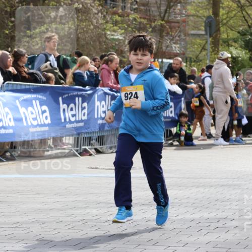 12.04.2026 - 45. Internationalen Wilhelmsburger Insellauf Strokosch-Dieckow http://msf.ph/oto/9493398 12.04.2026 14:38:47 Ziel  meine-sportfotos.de