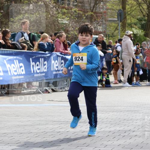 12.04.2026 - 45. Internationalen Wilhelmsburger Insellauf Strokosch-Dieckow http://msf.ph/oto/9493399 12.04.2026 14:38:47 Ziel  meine-sportfotos.de