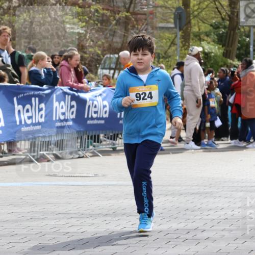 12.04.2026 - 45. Internationalen Wilhelmsburger Insellauf Strokosch-Dieckow http://msf.ph/oto/9493403 12.04.2026 14:38:46 Ziel  meine-sportfotos.de