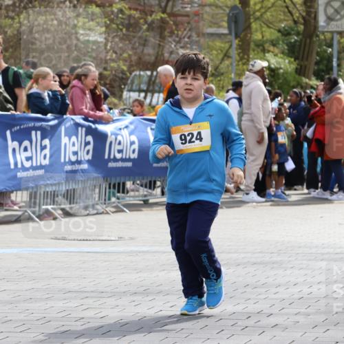 12.04.2026 - 45. Internationalen Wilhelmsburger Insellauf Strokosch-Dieckow http://msf.ph/oto/9493404 12.04.2026 14:38:46 Ziel  meine-sportfotos.de