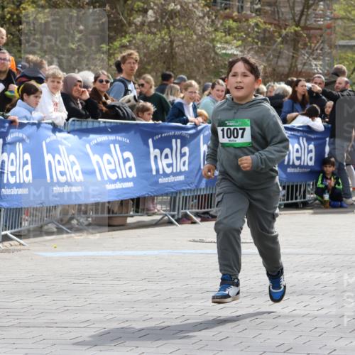 12.04.2026 - 45. Internationalen Wilhelmsburger Insellauf Strokosch-Dieckow http://msf.ph/oto/9493417 12.04.2026 14:38:24 Ziel 1007 meine-sportfotos.de