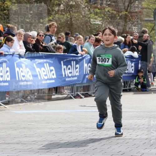 12.04.2026 - 45. Internationalen Wilhelmsburger Insellauf Strokosch-Dieckow http://msf.ph/oto/9493418 12.04.2026 14:38:24 Ziel 1007 meine-sportfotos.de