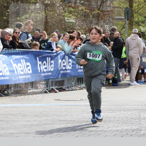 12.04.2026 - 45. Internationalen Wilhelmsburger Insellauf Strokosch-Dieckow http://msf.ph/oto/9493422 12.04.2026 14:38:24 Ziel 1007 meine-sportfotos.de