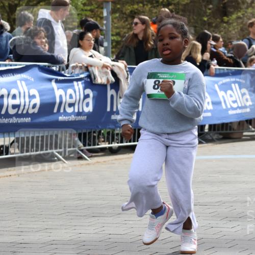 12.04.2026 - 45. Internationalen Wilhelmsburger Insellauf Strokosch-Dieckow http://msf.ph/oto/9493430 12.04.2026 14:37:21 Ziel 822, 1031 meine-sportfotos.de