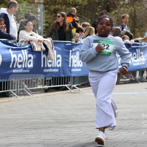 12.04.2026 - 45. Internationalen Wilhelmsburger Insellauf Strokosch-Dieckow http://msf.ph/oto/9493433 12.04.2026 14:37:21 Ziel 822, 1031 meine-sportfotos.de