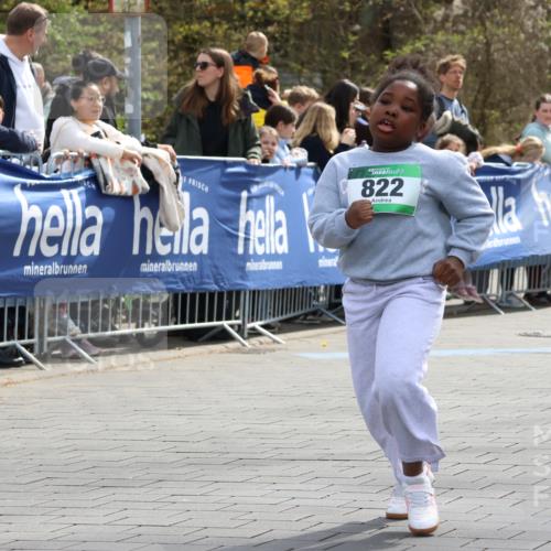 12.04.2026 - 45. Internationalen Wilhelmsburger Insellauf Strokosch-Dieckow http://msf.ph/oto/9493434 12.04.2026 14:37:21 Ziel 822, 1031 meine-sportfotos.de