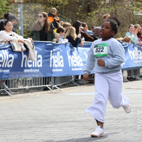 12.04.2026 - 45. Internationalen Wilhelmsburger Insellauf Strokosch-Dieckow http://msf.ph/oto/9493436 12.04.2026 14:37:20 Ziel 822, 1031 meine-sportfotos.de