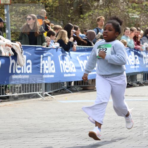 12.04.2026 - 45. Internationalen Wilhelmsburger Insellauf Strokosch-Dieckow http://msf.ph/oto/9493437 12.04.2026 14:37:20 Ziel 822, 1031 meine-sportfotos.de