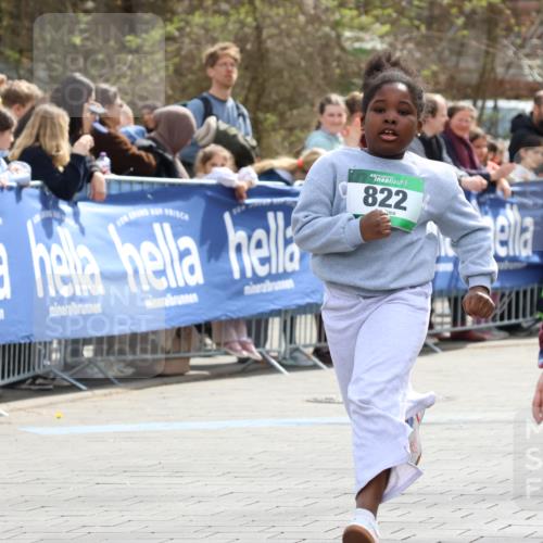 12.04.2026 - 45. Internationalen Wilhelmsburger Insellauf Strokosch-Dieckow http://msf.ph/oto/9493441 12.04.2026 14:37:20 Ziel 822, 1031 meine-sportfotos.de