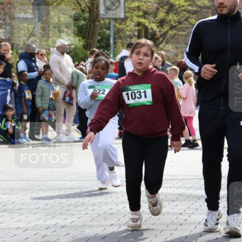12.04.2026 - 45. Internationalen Wilhelmsburger Insellauf Strokosch-Dieckow http://msf.ph/oto/9493442 12.04.2026 14:37:19 Ziel 822, 1031 meine-sportfotos.de