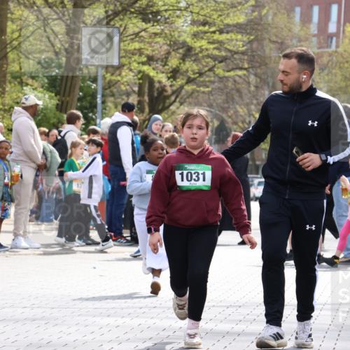 12.04.2026 - 45. Internationalen Wilhelmsburger Insellauf Strokosch-Dieckow http://msf.ph/oto/9493450 12.04.2026 14:37:18 Ziel 822, 1031 meine-sportfotos.de
