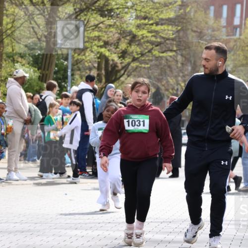 12.04.2026 - 45. Internationalen Wilhelmsburger Insellauf Strokosch-Dieckow http://msf.ph/oto/9493452 12.04.2026 14:37:18 Ziel 822, 1031 meine-sportfotos.de