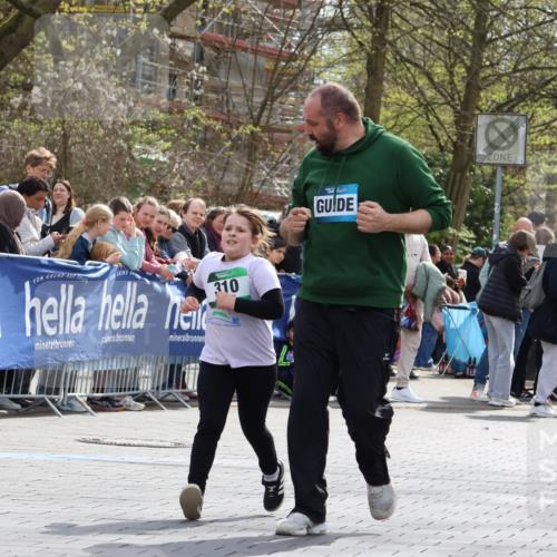 12.04.2026 - 45. Internationalen Wilhelmsburger Insellauf Strokosch-Dieckow http://msf.ph/oto/9493461 12.04.2026 14:37:05 Ziel 92, 874, 297, 310 meine-sportfotos.de