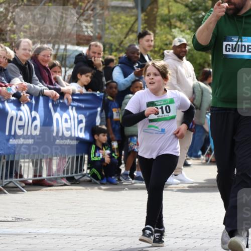 12.04.2026 - 45. Internationalen Wilhelmsburger Insellauf Strokosch-Dieckow http://msf.ph/oto/9493463 12.04.2026 14:37:04 Ziel 92, 874, 297, 310 meine-sportfotos.de