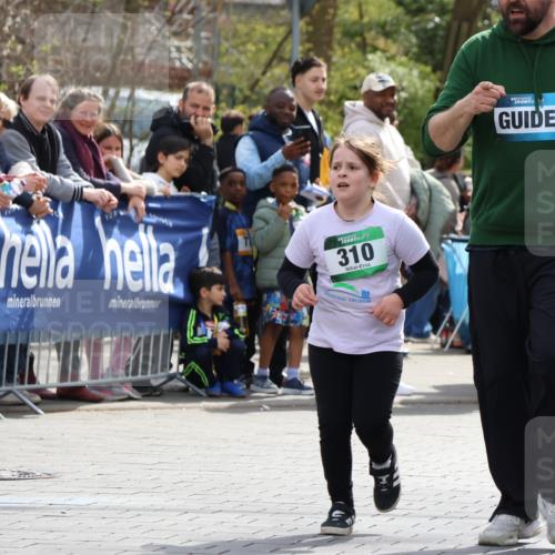 12.04.2026 - 45. Internationalen Wilhelmsburger Insellauf Strokosch-Dieckow http://msf.ph/oto/9493465 12.04.2026 14:37:04 Ziel 92, 874, 297, 310 meine-sportfotos.de
