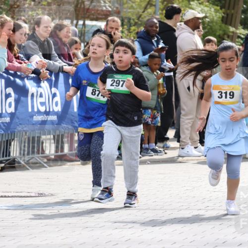 12.04.2026 - 45. Internationalen Wilhelmsburger Insellauf Strokosch-Dieckow http://msf.ph/oto/9493468 12.04.2026 14:37:01 Ziel 689, 92, 874, 297 meine-sportfotos.de