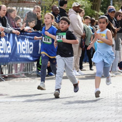 12.04.2026 - 45. Internationalen Wilhelmsburger Insellauf Strokosch-Dieckow http://msf.ph/oto/9493475 12.04.2026 14:37:01 Ziel 689, 92, 874, 297 meine-sportfotos.de