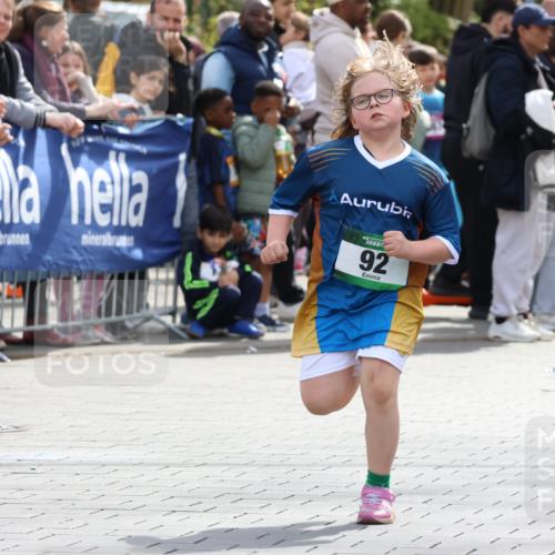12.04.2026 - 45. Internationalen Wilhelmsburger Insellauf Strokosch-Dieckow http://msf.ph/oto/9493480 12.04.2026 14:36:57 Ziel 511, 650, 689, 92 meine-sportfotos.de