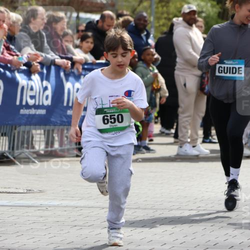 12.04.2026 - 45. Internationalen Wilhelmsburger Insellauf Strokosch-Dieckow http://msf.ph/oto/9493505 12.04.2026 14:36:51 Ziel 300, 644, 511, 650, 689 meine-sportfotos.de