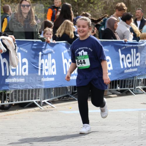 12.04.2026 - 45. Internationalen Wilhelmsburger Insellauf Strokosch-Dieckow http://msf.ph/oto/9493514 12.04.2026 14:36:46 Ziel 343, 665, 300, 644, 511 meine-sportfotos.de