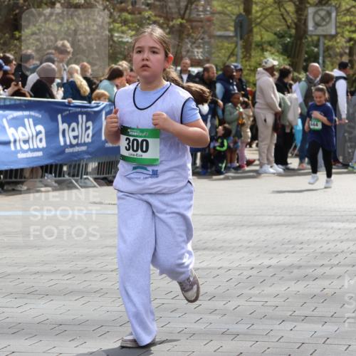 12.04.2026 - 45. Internationalen Wilhelmsburger Insellauf Strokosch-Dieckow http://msf.ph/oto/9493520 12.04.2026 14:36:42 Ziel 296, 343, 665, 300 meine-sportfotos.de