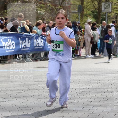 12.04.2026 - 45. Internationalen Wilhelmsburger Insellauf Strokosch-Dieckow http://msf.ph/oto/9493523 12.04.2026 14:36:42 Ziel 296, 343, 665, 300 meine-sportfotos.de