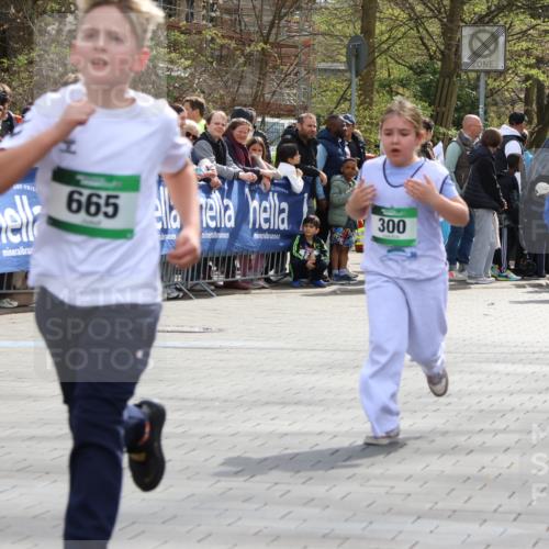 12.04.2026 - 45. Internationalen Wilhelmsburger Insellauf Strokosch-Dieckow http://msf.ph/oto/9493527 12.04.2026 14:36:40 Ziel 296, 343, 665, 300 meine-sportfotos.de