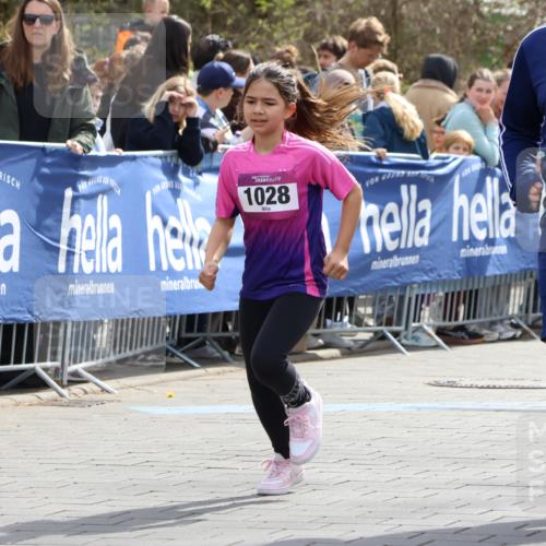 12.04.2026 - 45. Internationalen Wilhelmsburger Insellauf Strokosch-Dieckow http://msf.ph/oto/9493535 12.04.2026 14:36:39 Ziel 296, 343, 665, 300 meine-sportfotos.de