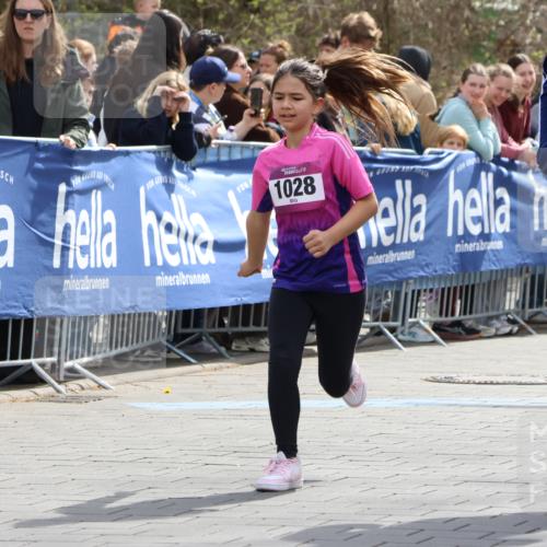 12.04.2026 - 45. Internationalen Wilhelmsburger Insellauf Strokosch-Dieckow http://msf.ph/oto/9493537 12.04.2026 14:36:39 Ziel 296, 343, 665, 300 meine-sportfotos.de