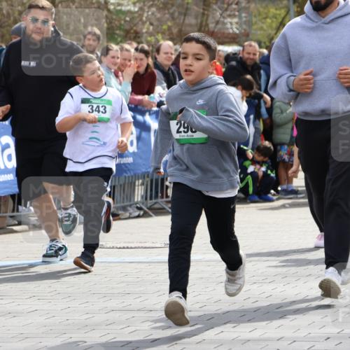 12.04.2026 - 45. Internationalen Wilhelmsburger Insellauf Strokosch-Dieckow http://msf.ph/oto/9493544 12.04.2026 14:36:37 Ziel 834, 1003, 296, 343, 665 meine-sportfotos.de